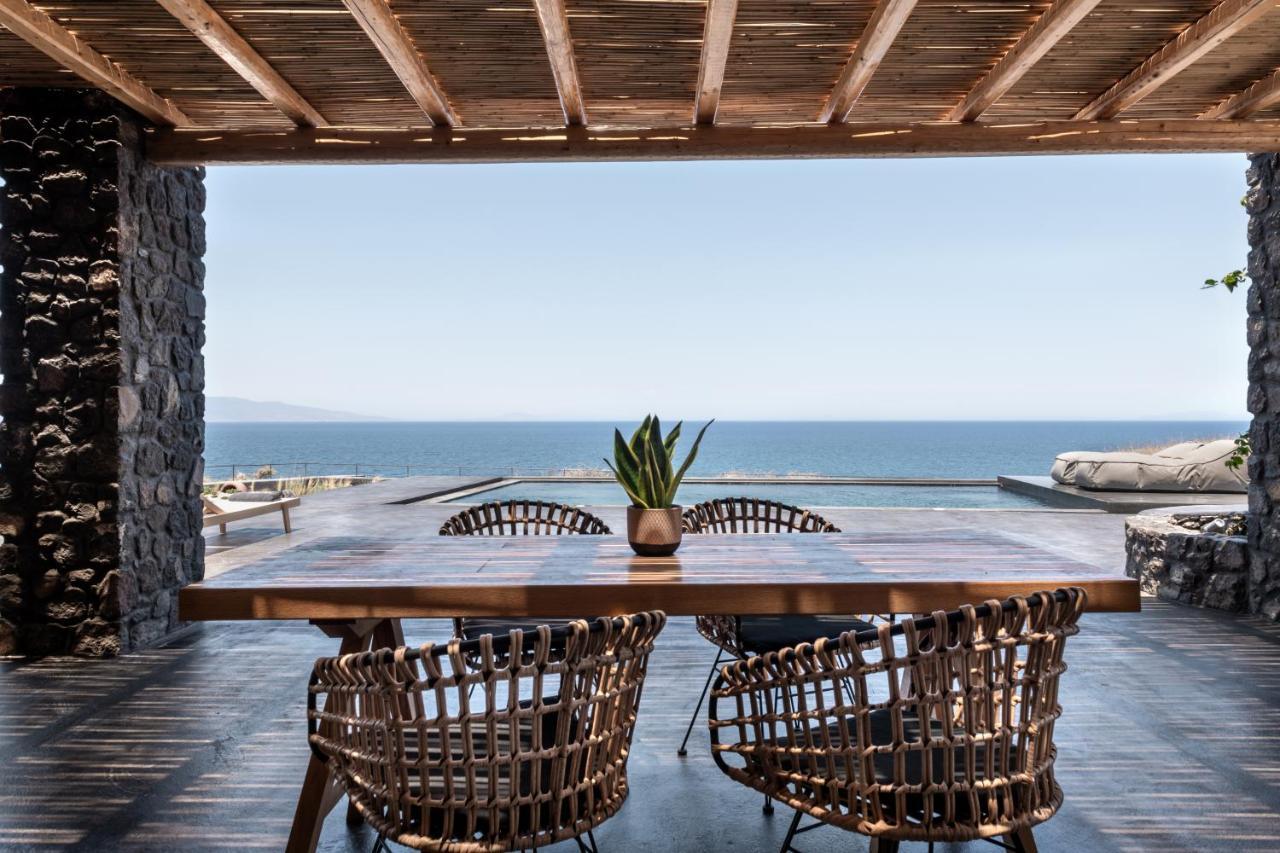 Colombos Beachfront Foinikia  ภายนอก รูปภาพ